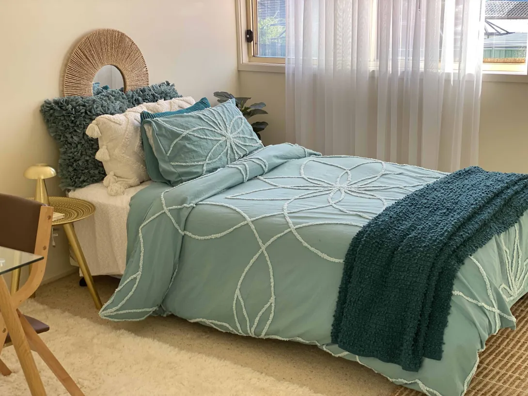 bedroom green